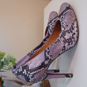 Coach Nala Snakeskin Print Almond Toe Heeled Pumps * SZ 8
